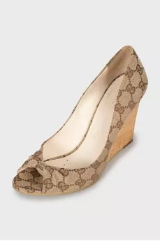 Wedge shoes with signature print