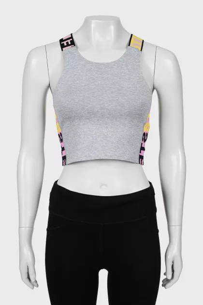 Sports top with a tight fit