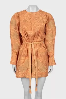 Fitted dress with knitted decor