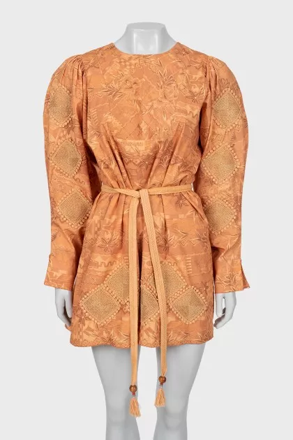 Fitted dress with knitted decor