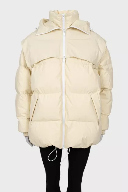 Mocking down jacket with a hood, with a tag