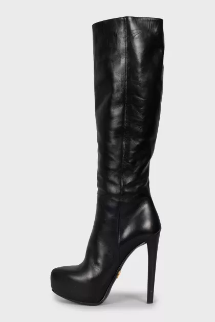 Leather boots with platform and heels