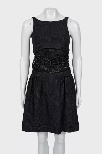 A-line dress decorated with frills