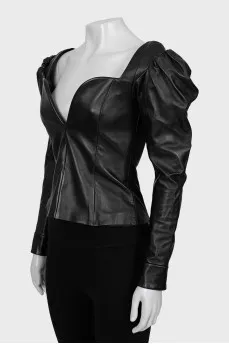 Fitted leather top