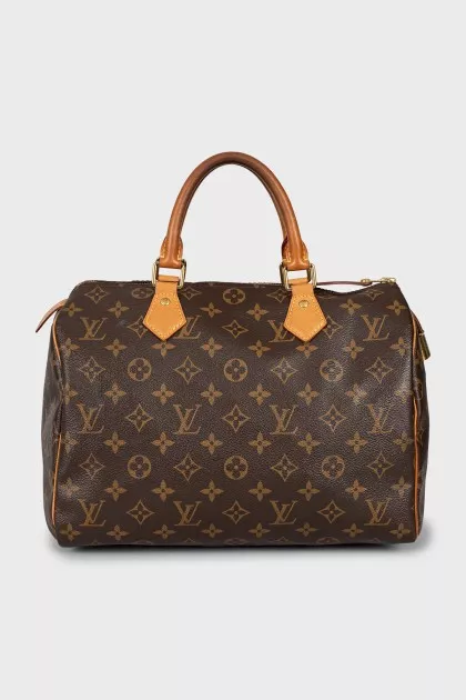 Speedy bag with branded hardware
