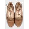 Patent leather shoes with bow and chain