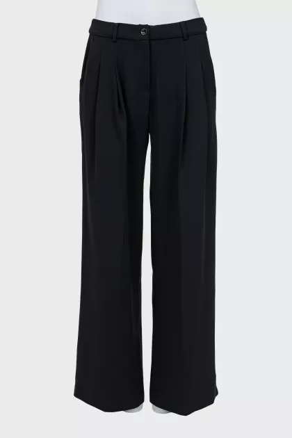 Straight cut trousers with tucks