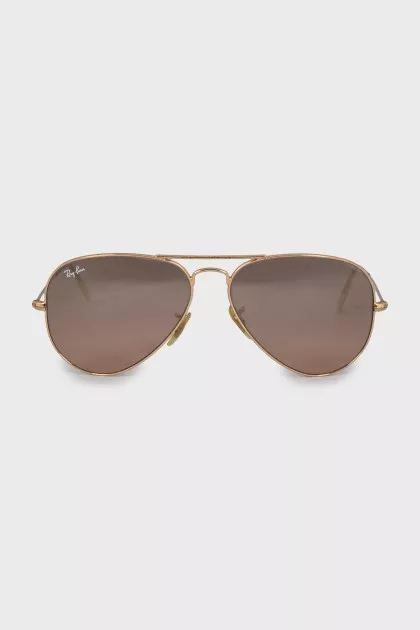 Aviator sunglasses with brown lenses