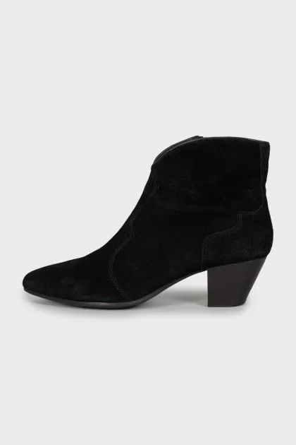Cowboy boots in black suede