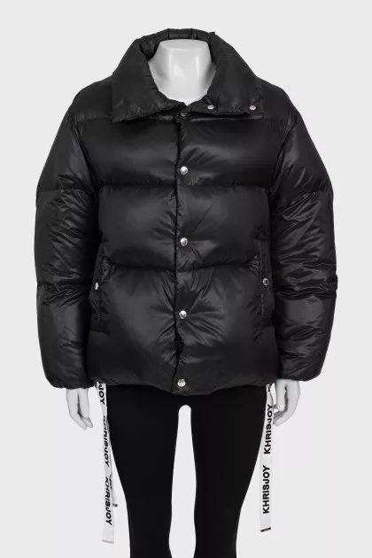 Down jacket decorated with a brand logo