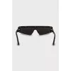 Sunglasses with brand logo