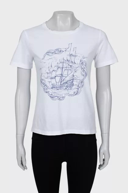 White T-shirt with brand logo