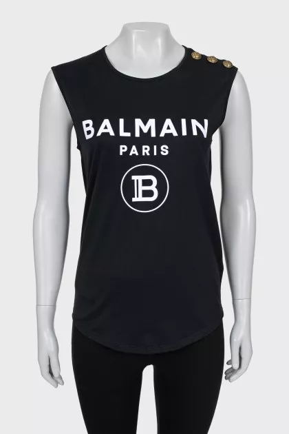 Sleeveless t-shirt with tag
