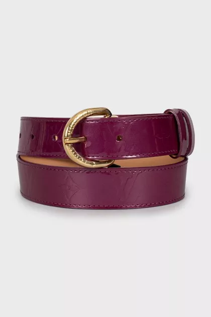 Leather belt with branded embossing
