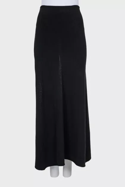 Black maxi skirt with tag