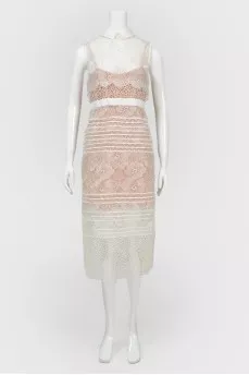 Lace dress with collar
