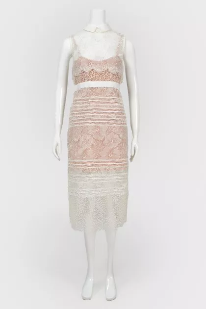 Lace dress with collar