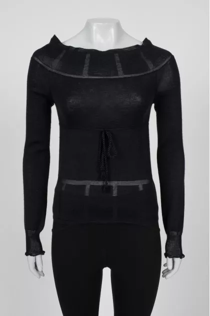Vintage black pullover