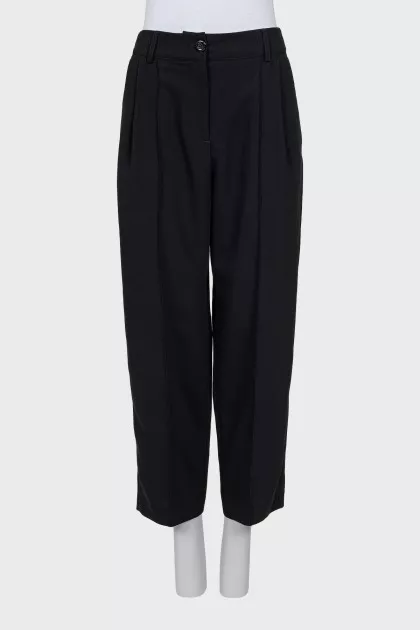 Wide trousers with arrows