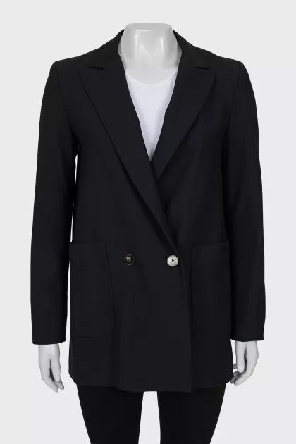 Straight cut jacket with patch pockets