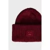 Woolen hat with patch