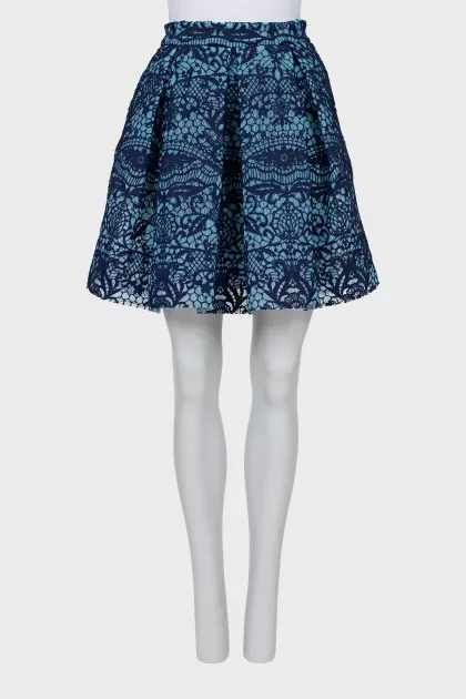 Wide skirt decorated with lace