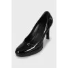 Patent leather shoes in black