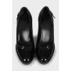 Patent leather shoes in black