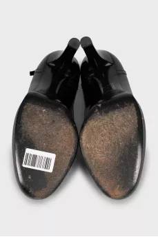 Patent leather shoes in black