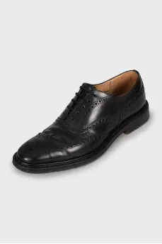 Men's brogues made of perforated leather