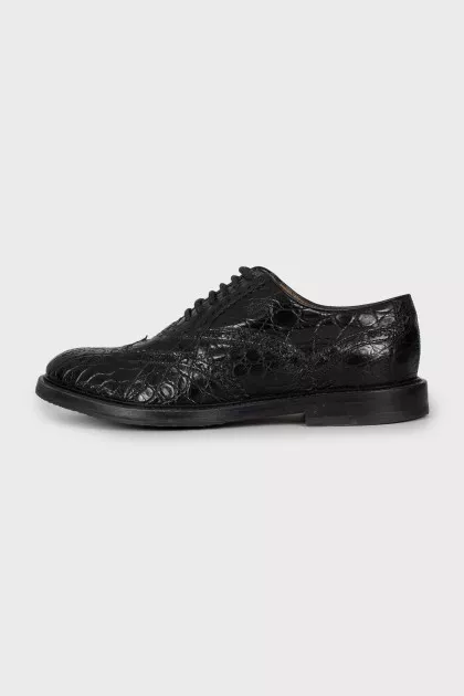 Men's brogues decorated with perforation