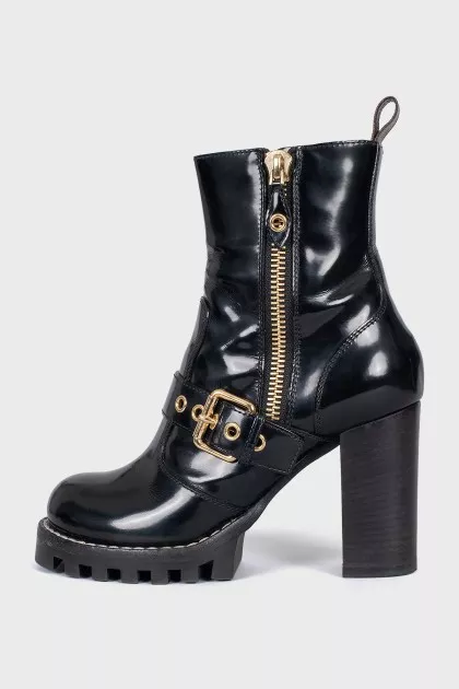 Star Trail Leather Ankle Boots
