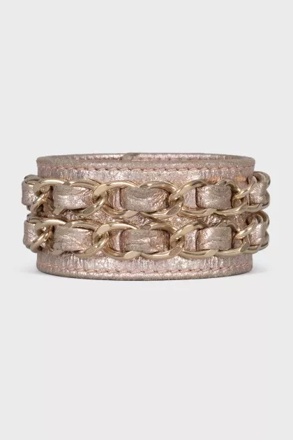 Gold bracelet decorated with chains