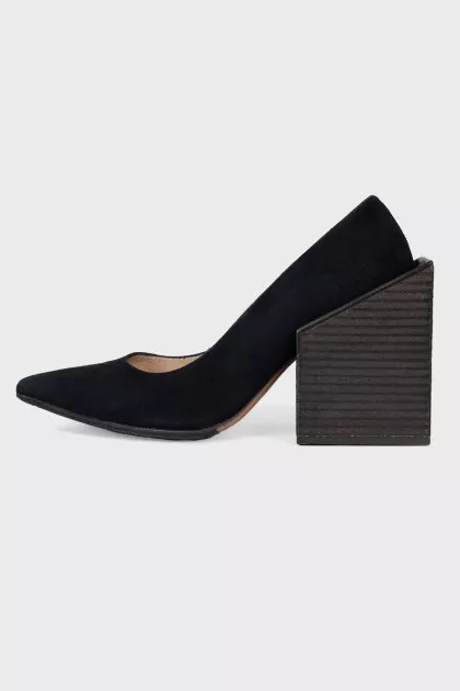 Suede shoes with a figured heel