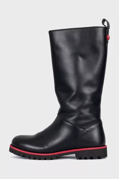 Insulated leather boots with zip