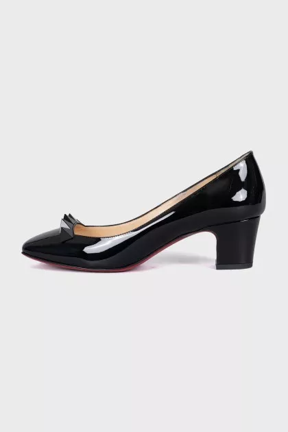 Leather shoes with studded toes