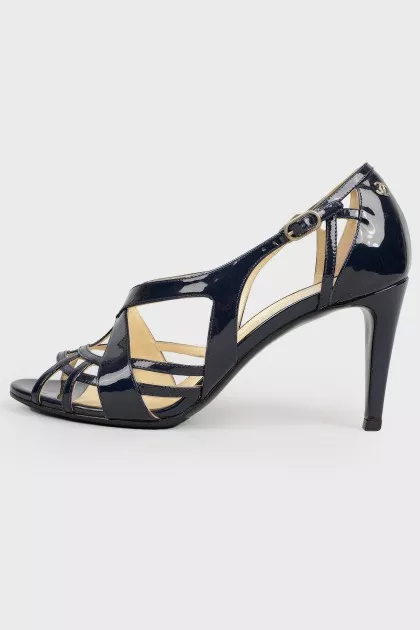 Varnish blue sandals