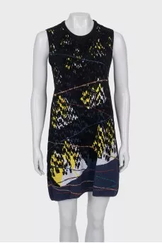 Straight dress in relief print