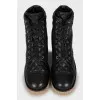 Quilted boots with embroidery on the toe