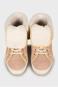 Insulated pink suede boots