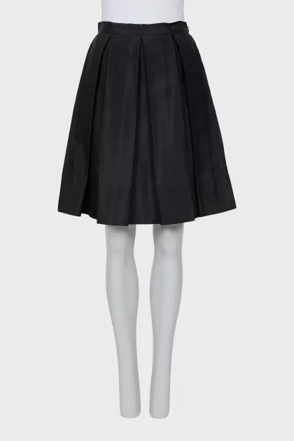 Black pleated skirt