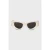 Cat eye sunglasses with tag