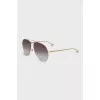 Aviator sunglasses with thin frames