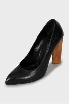 Leather shoes with wooden heels