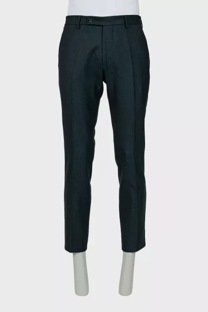 Men's green trousers with arrows