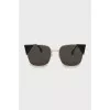 Thin frame sunglasses in gold color