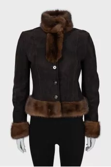 Fitted sheepskin coat with fur