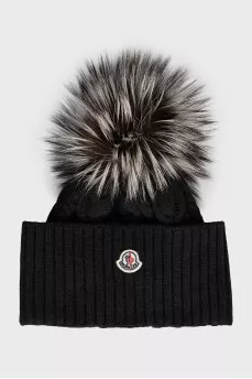 Wool hat with fur pompom