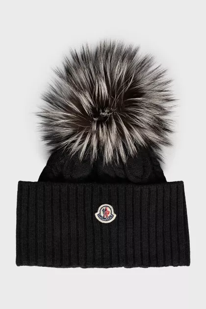 Wool hat with fur pompom