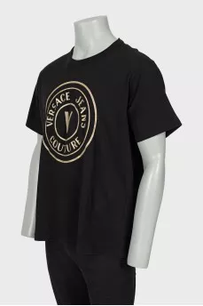 Men's black t-shirt with brand logo